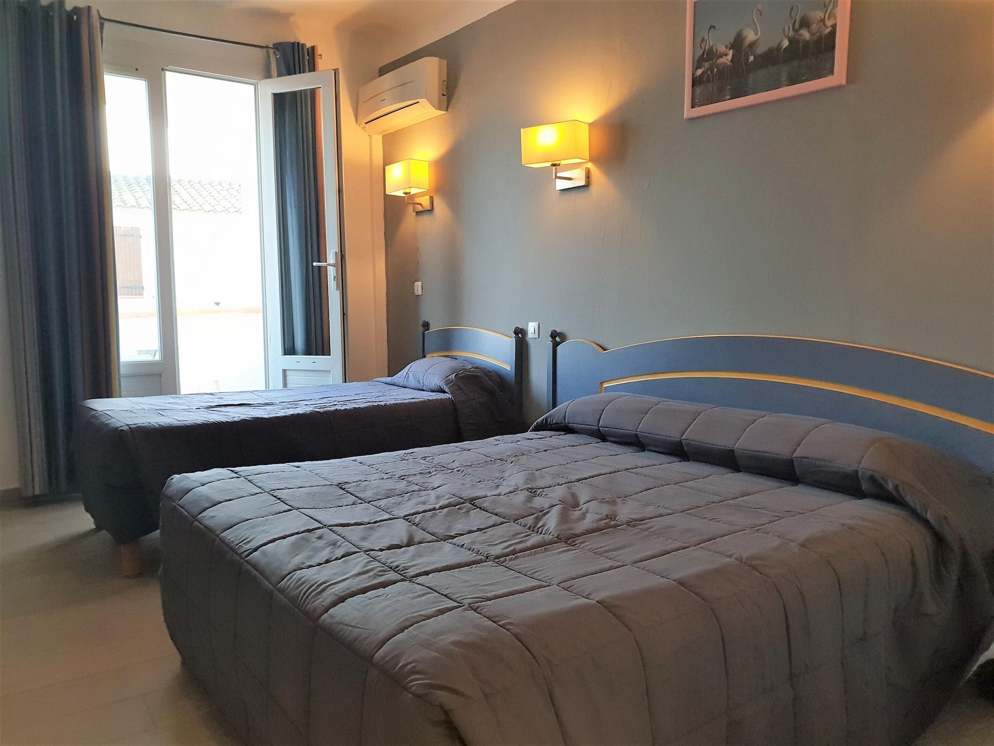 Hotel Les Palmiers En Camargue Saintes-Maries-de-la-Mer Exterior photo