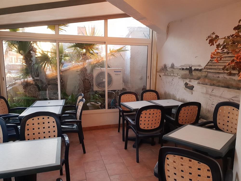 Hotel Les Palmiers En Camargue Saintes-Maries-de-la-Mer Exterior photo