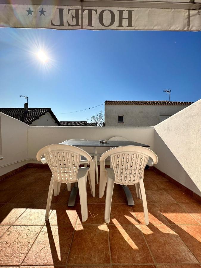 Hotel Les Palmiers En Camargue Saintes-Maries-de-la-Mer Exterior photo
