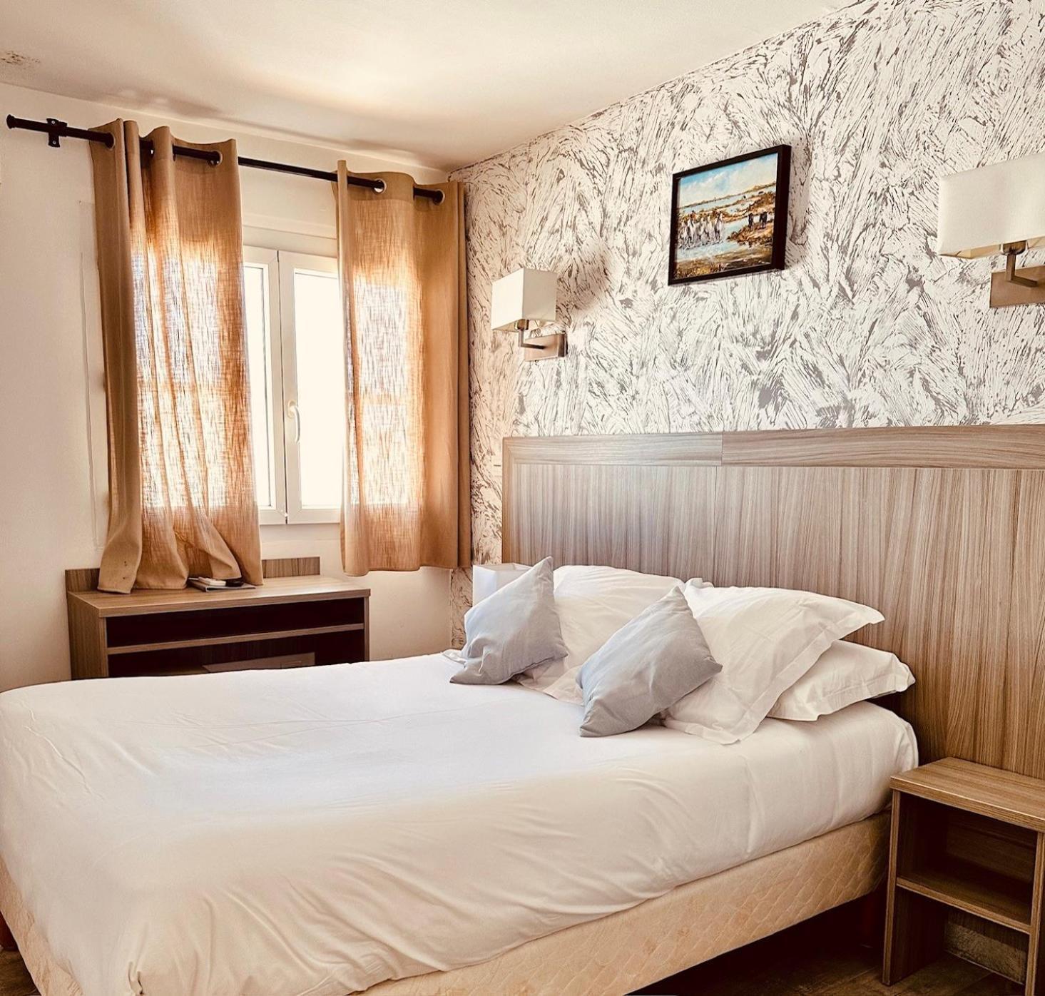 Hotel Les Palmiers En Camargue Saintes-Maries-de-la-Mer Exterior photo