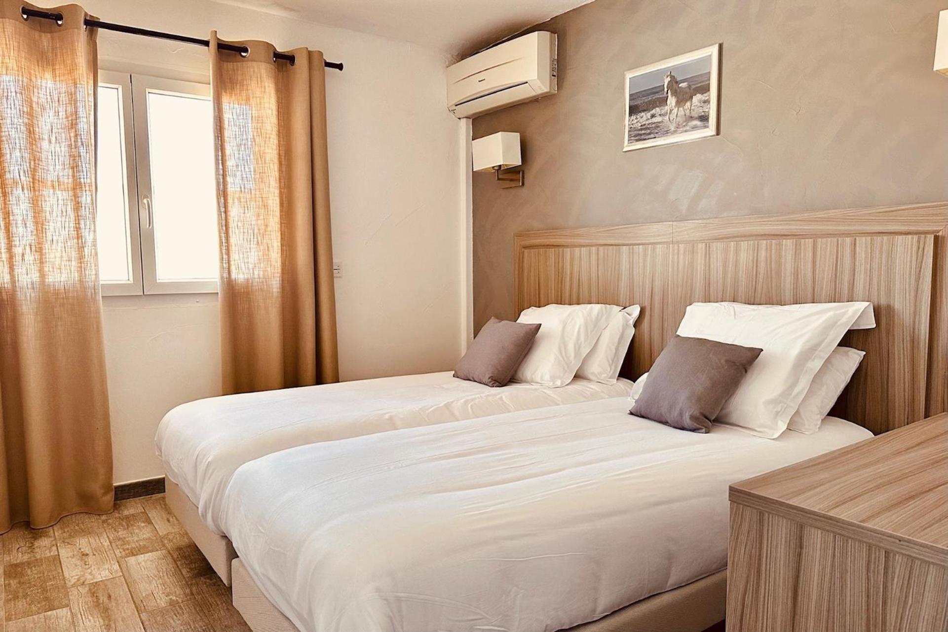 Hotel Les Palmiers En Camargue Saintes-Maries-de-la-Mer Exterior photo