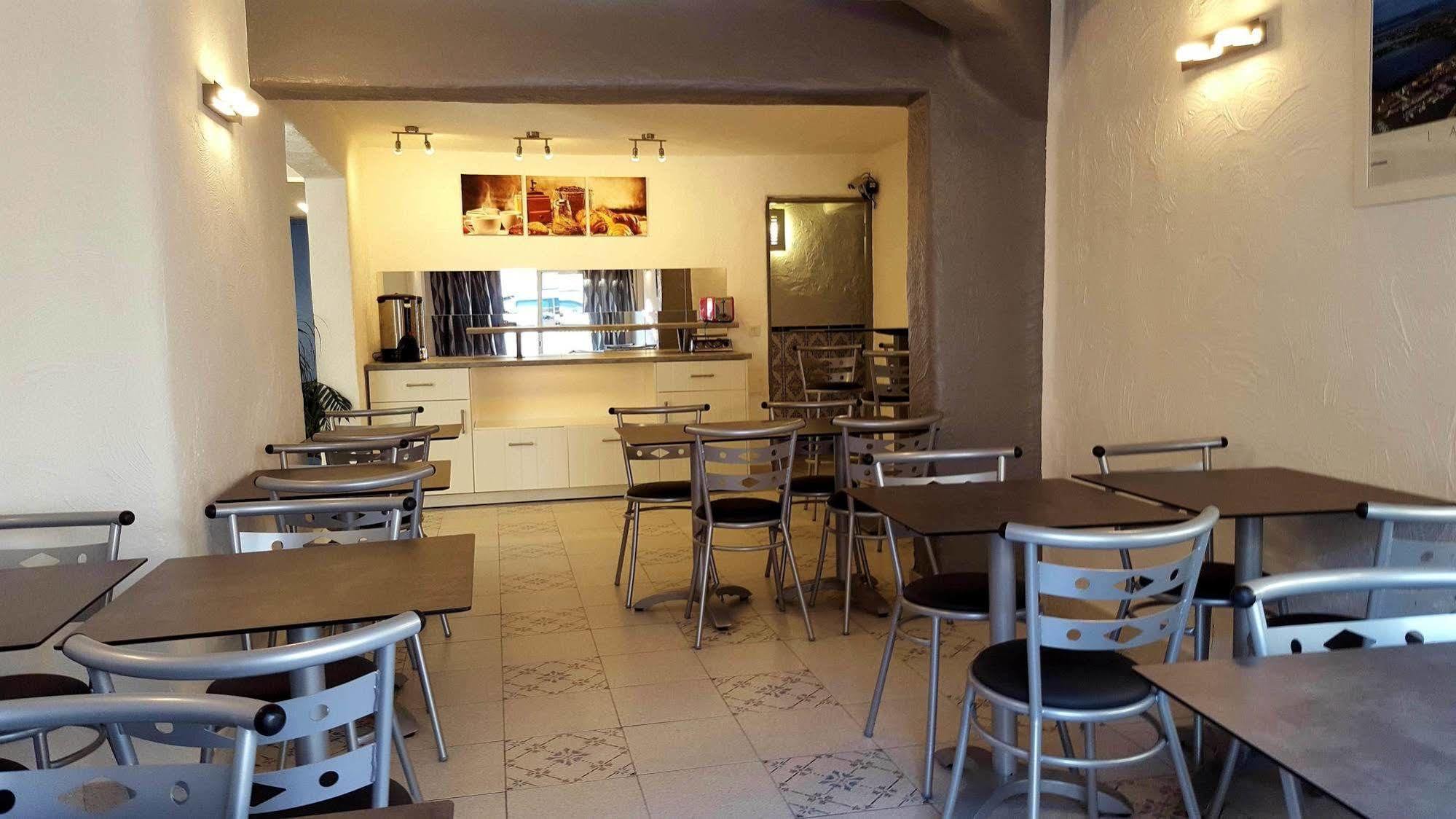Hotel Les Palmiers En Camargue Saintes-Maries-de-la-Mer Exterior photo